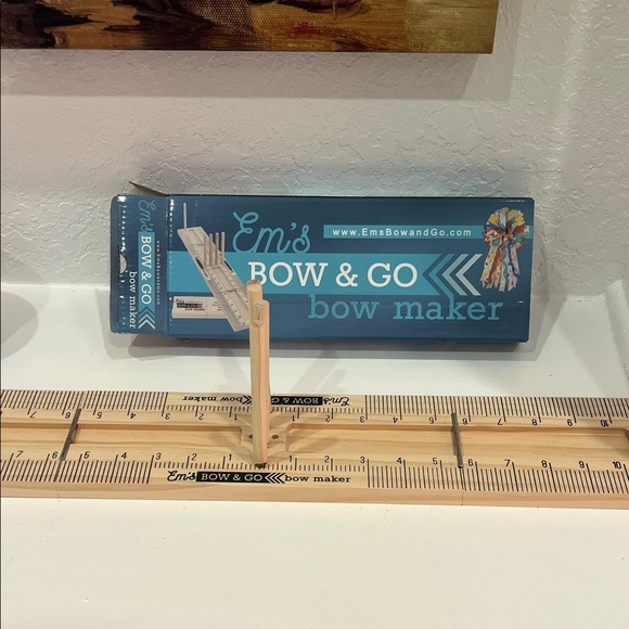 Em's Bow & Go Bow Maker - Picture 3 of 4